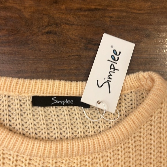 NWT Simplee Sweater W/Fringe Sleeves, Sz. M. - Picture 8 of 12